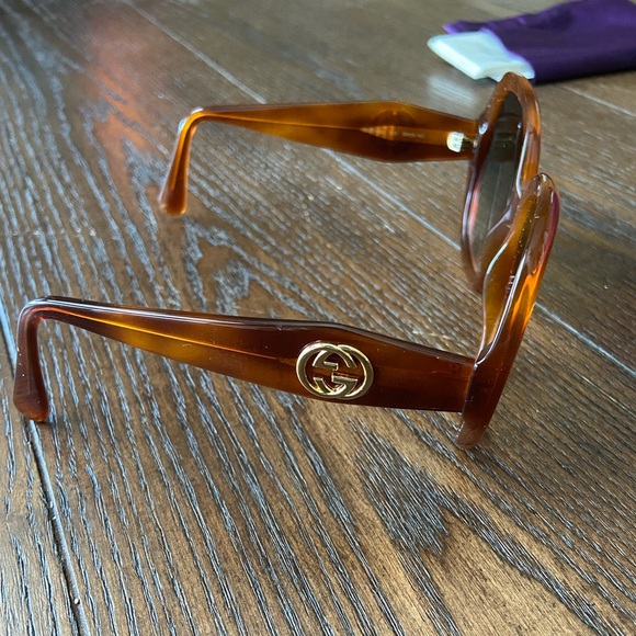 Authentic Gucci Sunglasses - Picture 3 of 7